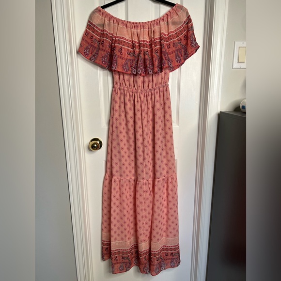 Maxi dress(off shoulder) like new - Picture 2 of 3